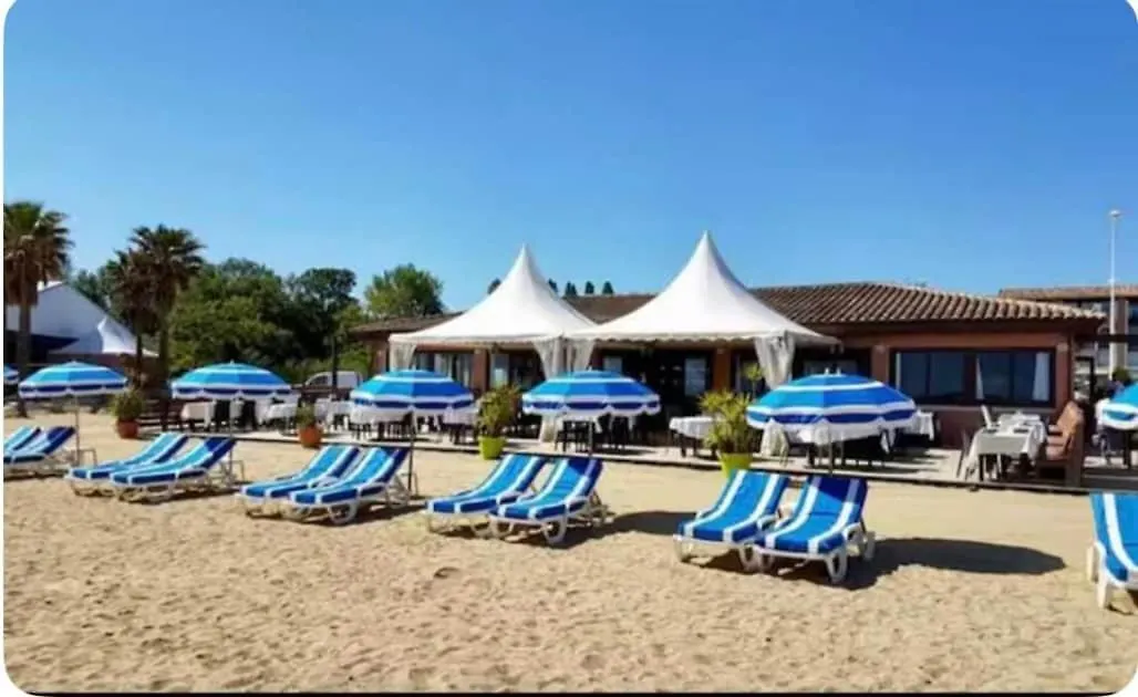 Appartement Bain De Soleil Refait A Neuf, Bord De Plage Et Piscine, Proche De Saint Tropez Gassin France