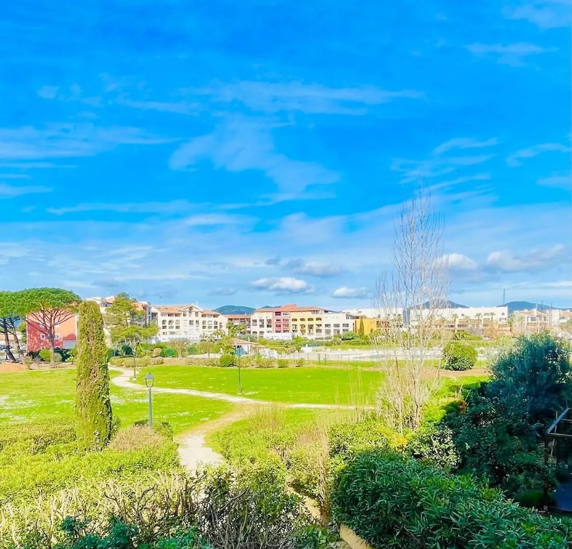 Appartement Bain De Soleil Refait A Neuf, Bord De Plage Et Piscine, Proche De Saint Tropez Gassin