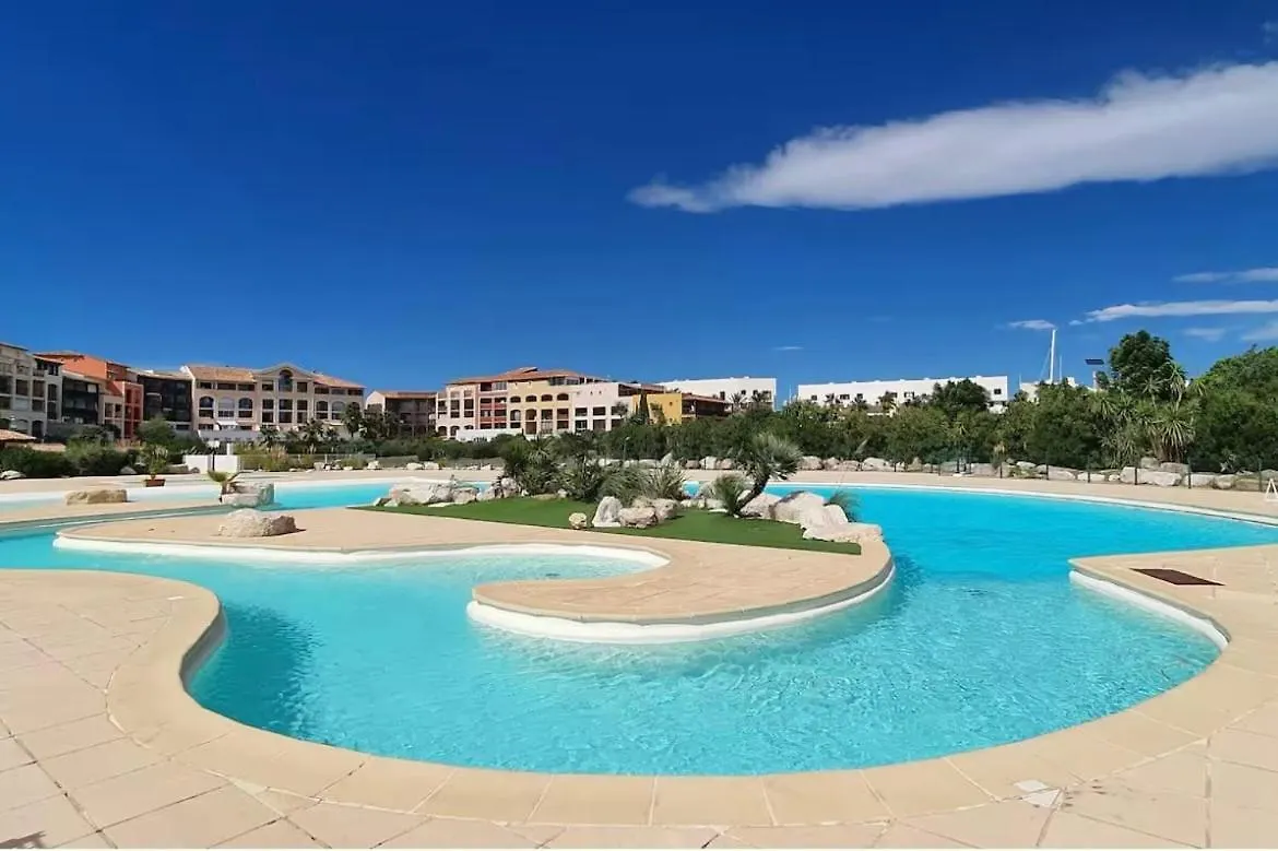 Bain De Soleil Refait A Neuf, Bord De Plage Et Piscine, Proche De Saint Tropez Gassin France