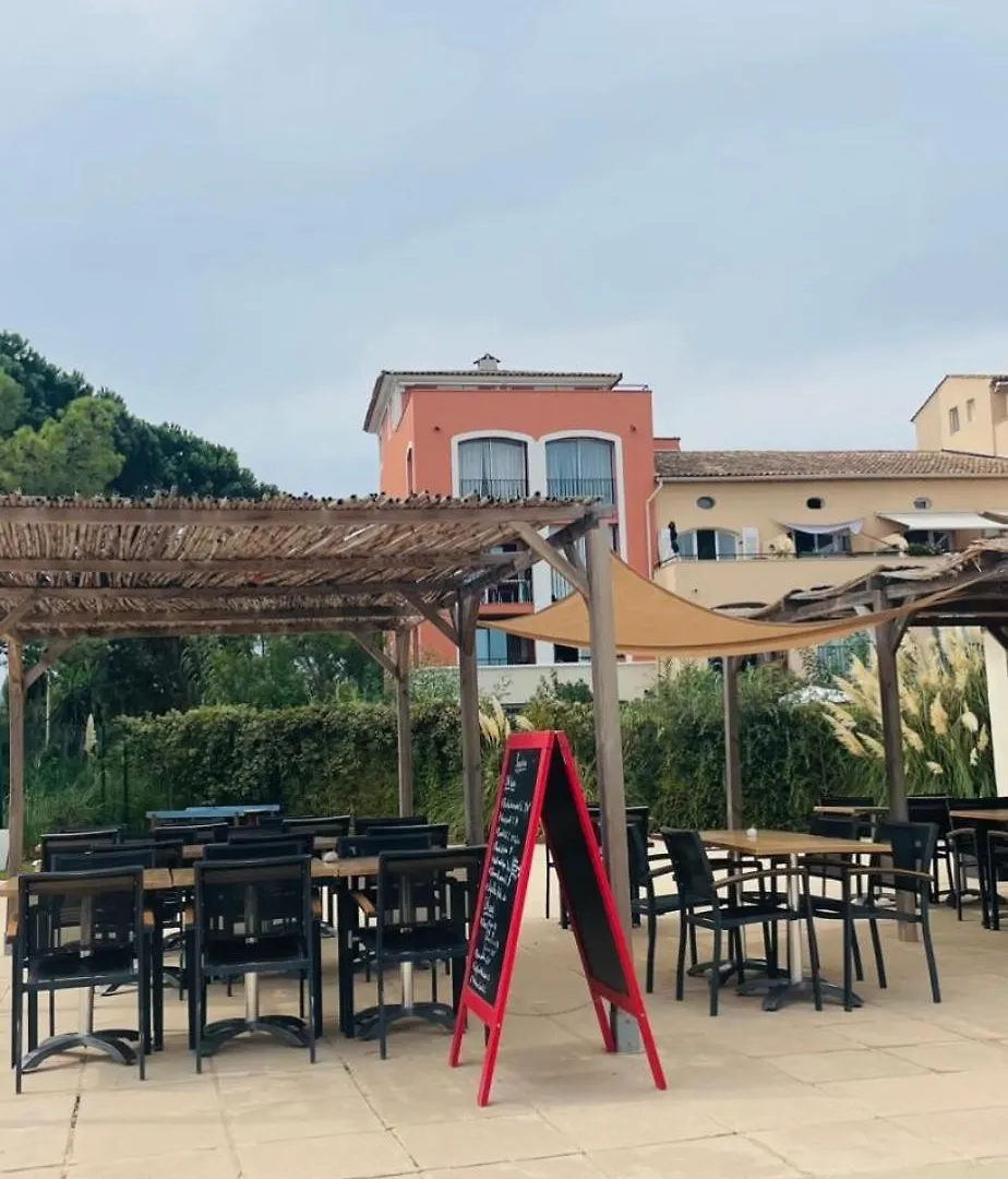 Bain De Soleil Refait A Neuf, Bord De Plage Et Piscine, Proche De Saint Tropez Gassin
