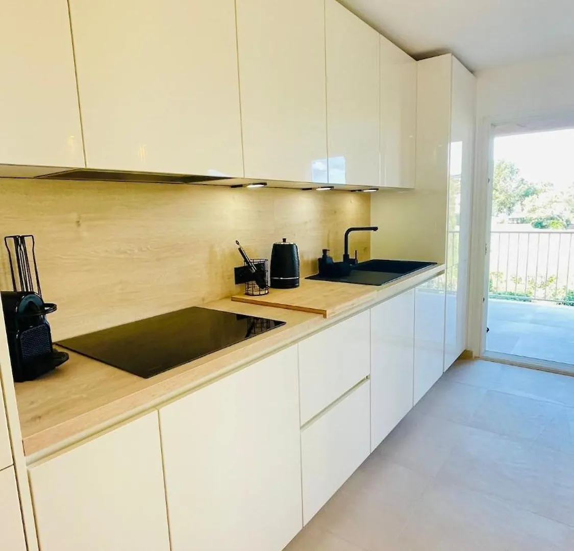 Apartment Bain De Soleil Refait A Neuf, Bord De Plage Et Piscine, Proche De Saint Tropez Gassin