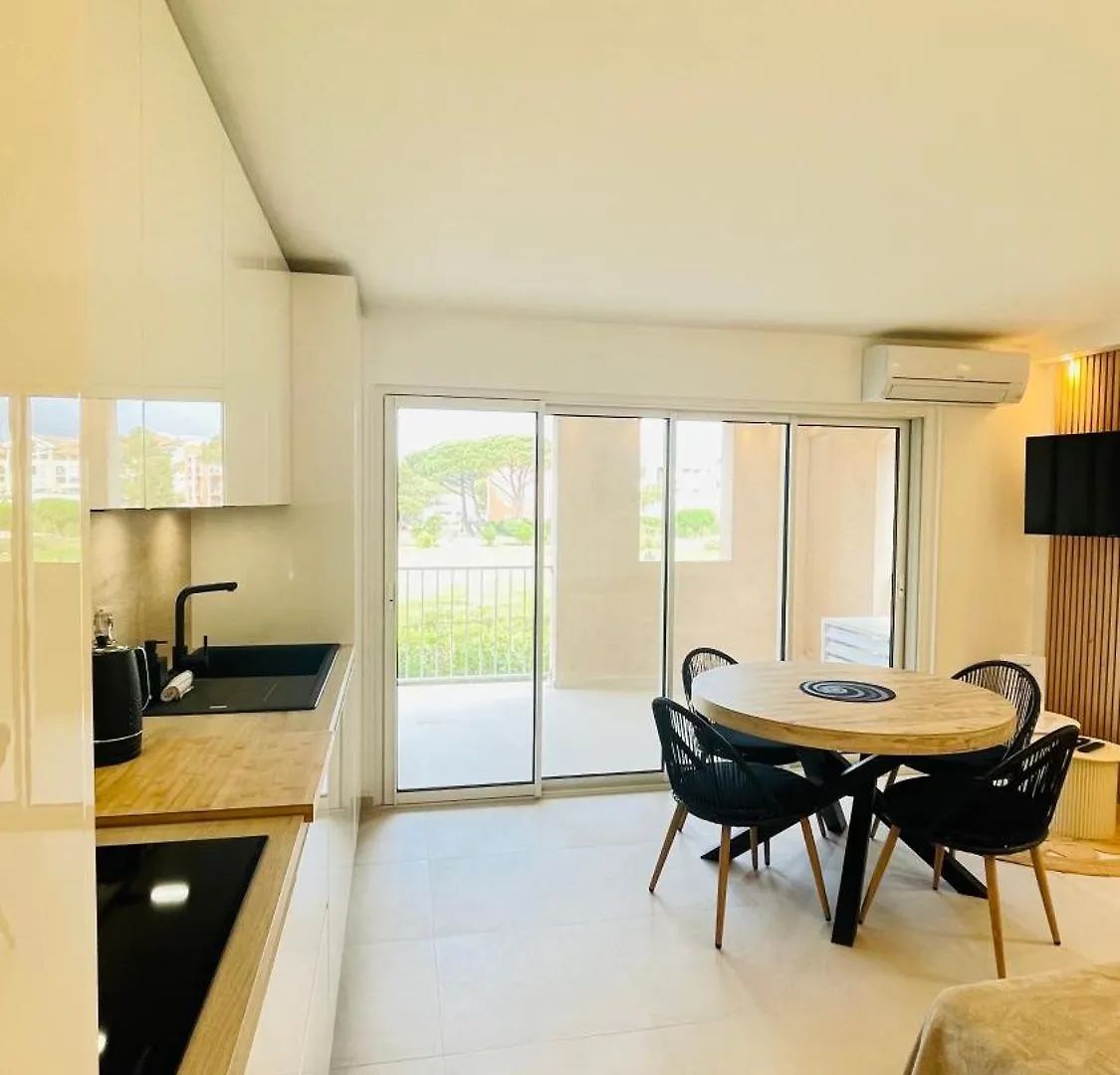 Bain De Soleil Refait A Neuf, Bord De Plage Et Piscine, Proche De Saint Tropez Gassin Apartment